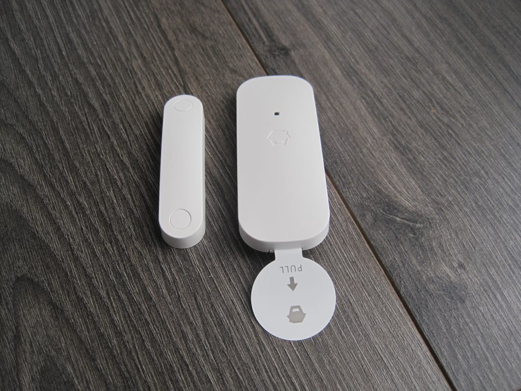 Alarm System: Smanos L020, RC control, 2x DS2300 Door/Window contact