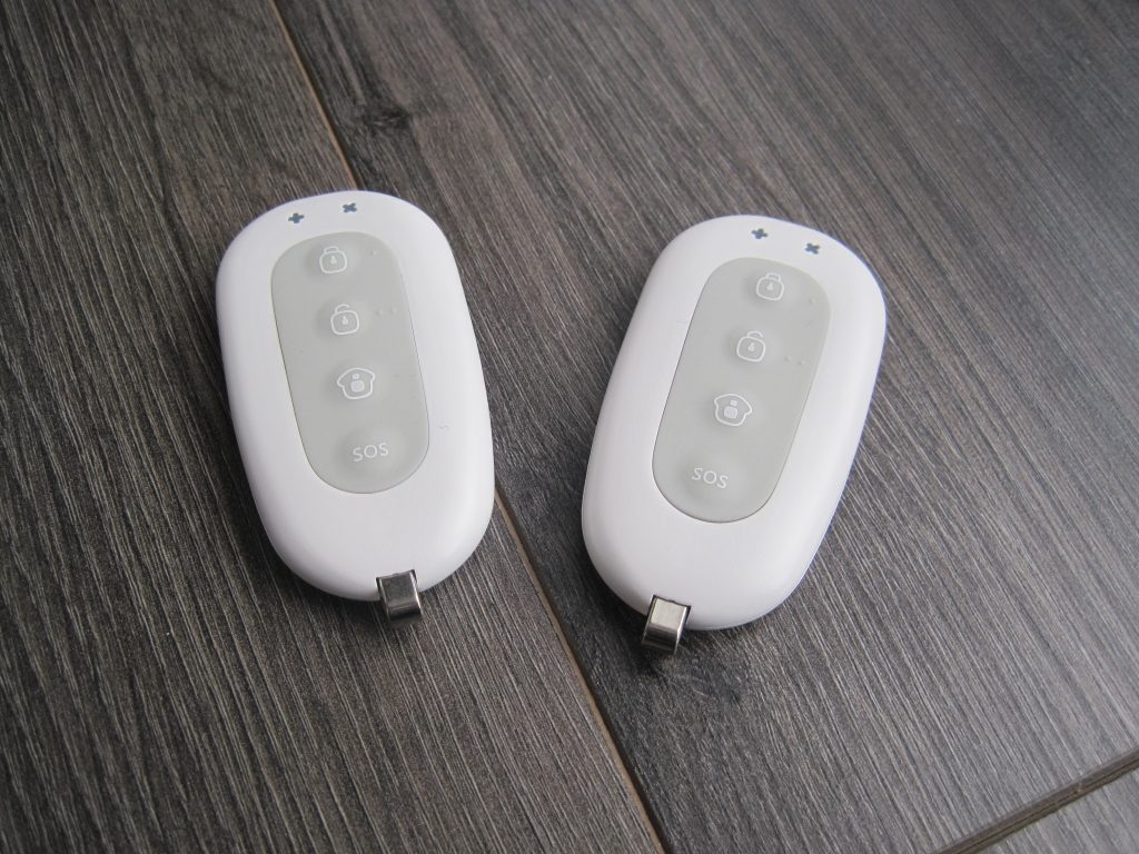 Alarm System: Smanos L020, RC control, 2x DS2300 Door/Window contact